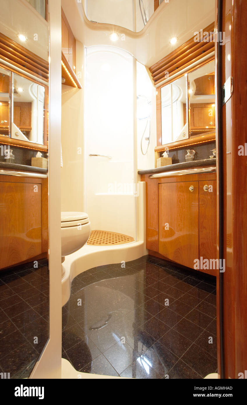 Starboard guest cabin head in Sea Ray 680 Sun Sport boat Stock Photo Alamy