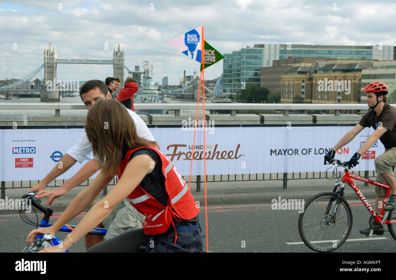 Cyclists supporting Bris for London Mayor crossing London Bridge during the inaugrial London Freewheel Event Stock Photo