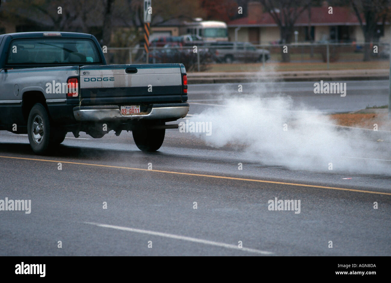 Truck exhaust pollution hires stock photography and images Alamy