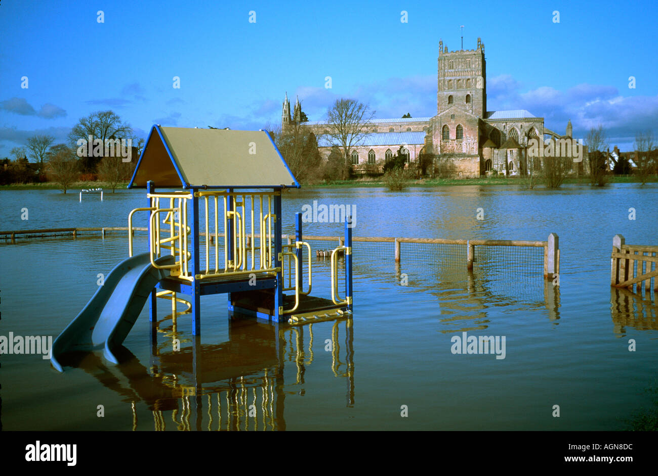 Tewkesbury abbey flooding hires stock photography and images Alamy