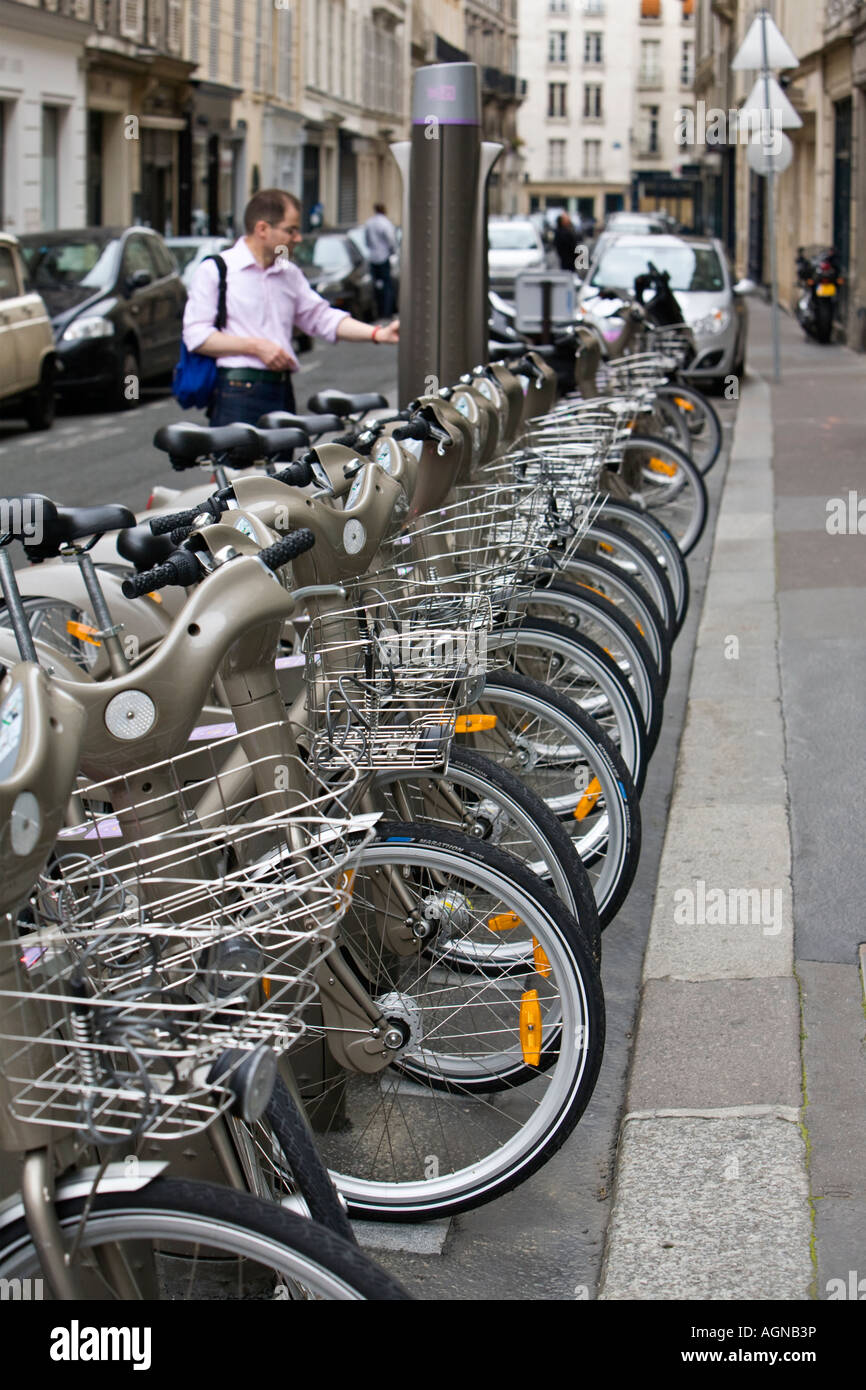 Paris Bike Racks Paris rental bikes hi-res stock photography and images - Alamy