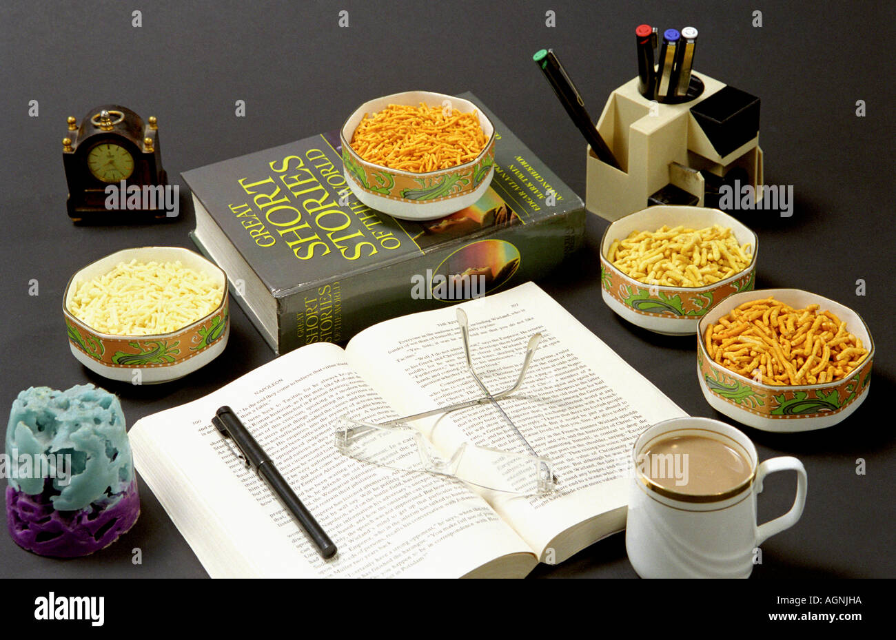 Indian snacks varieties hi-res stock photography and images - Alamy