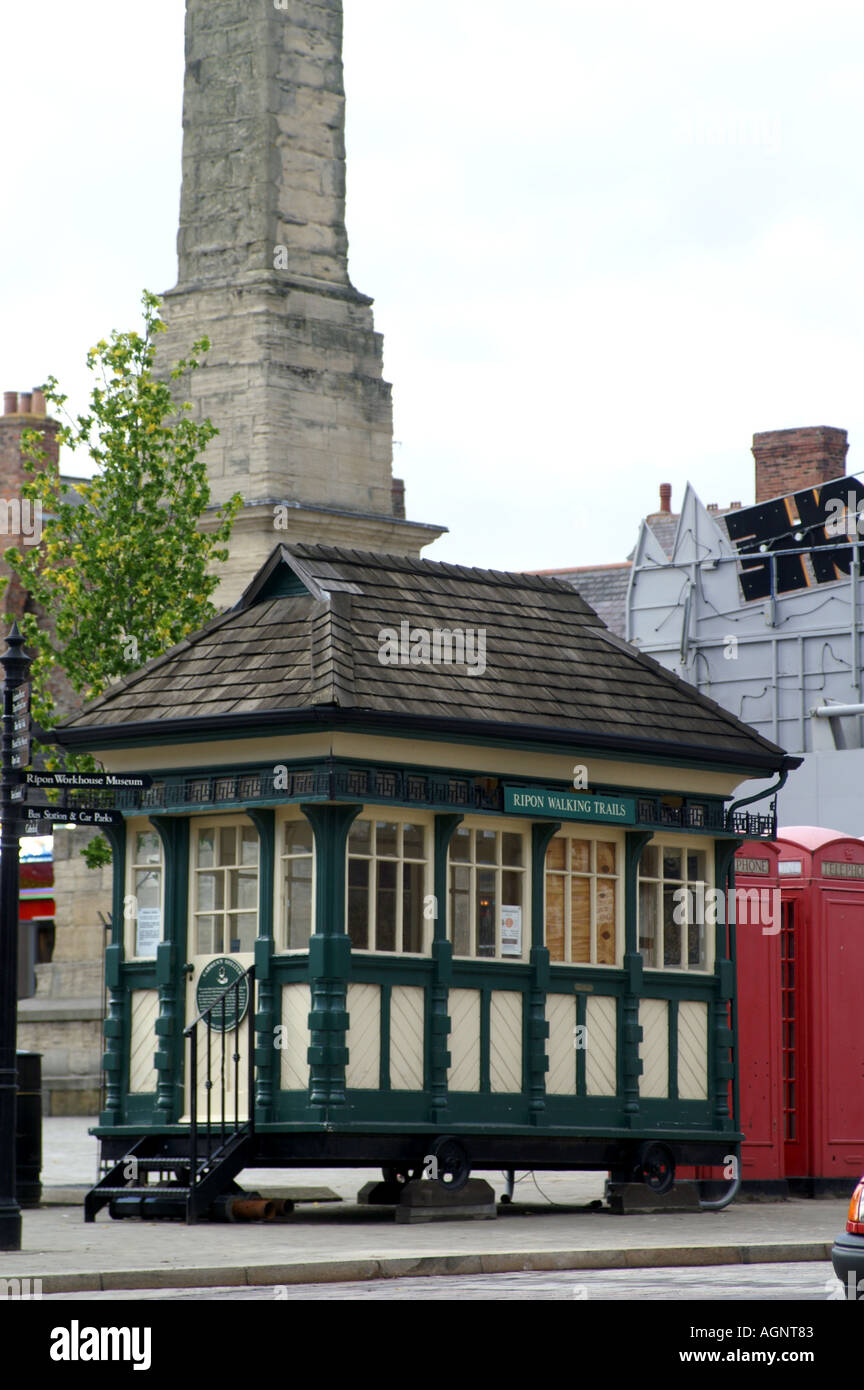 Cabmens shelter by Boulton and Paul of Norwich in Ripon square North