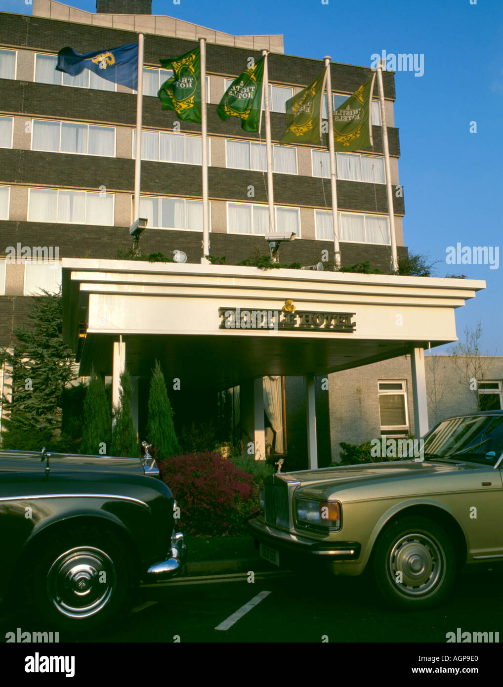 Two Rolls Royce's parked outside the Gosforth Park Hotel, Gosforth, Newcastle upon Tyne, Tyne and Wear, England, UK. Stock Photo