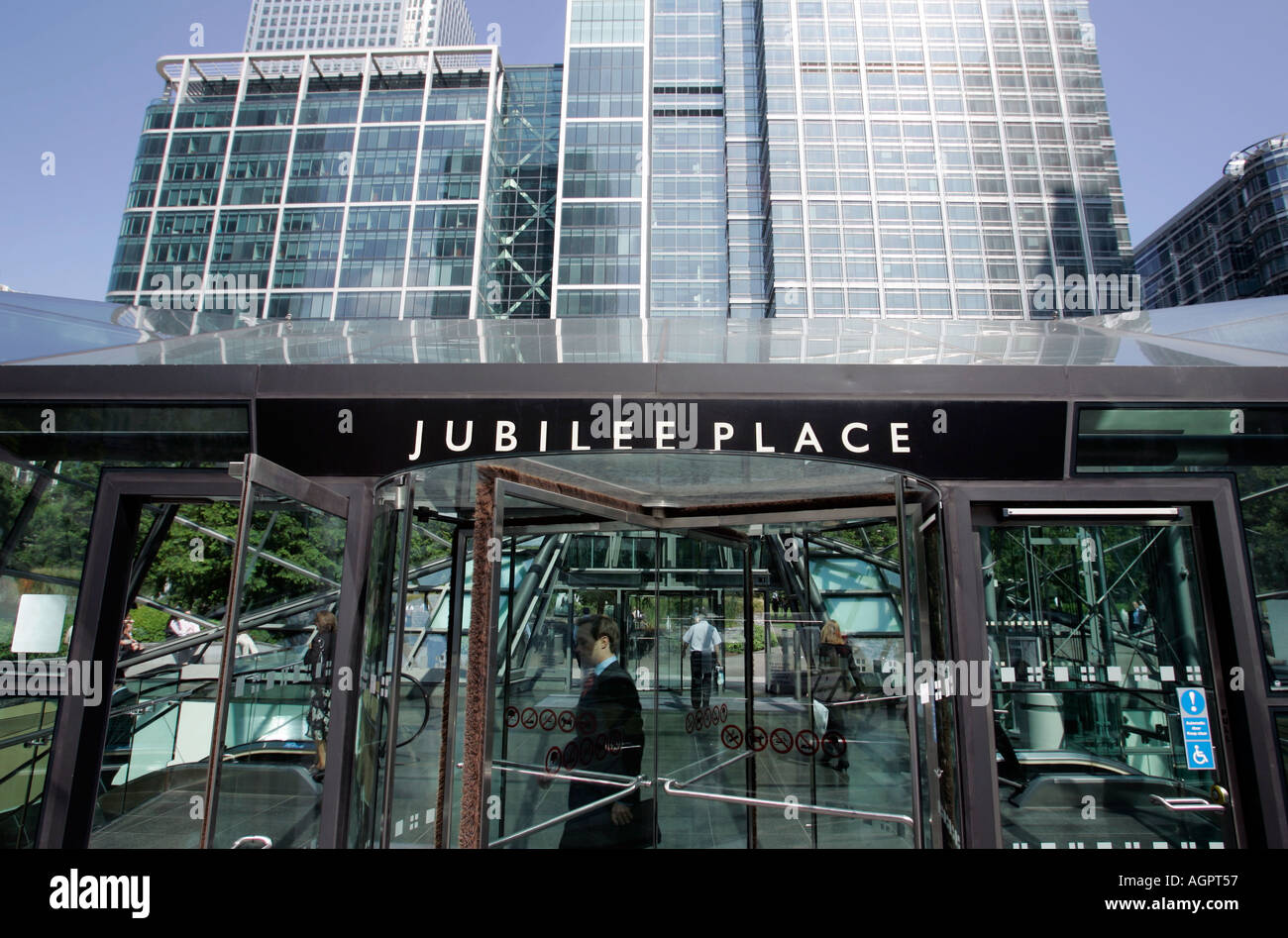 Jubilee place Canary Wharf London Stock Photo Alamy