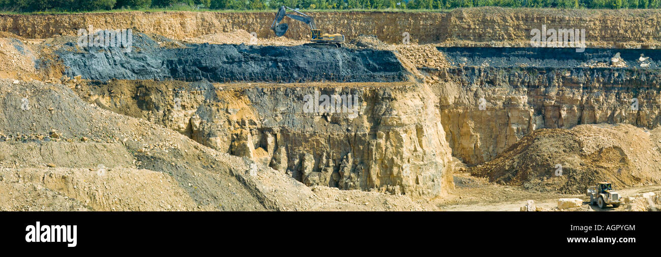 Cotswold stone quarry hi-res stock photography and images - Alamy