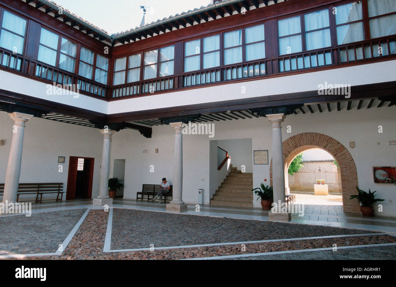 Courtyard houses and courtyard hi-res stock photography and images - Alamy