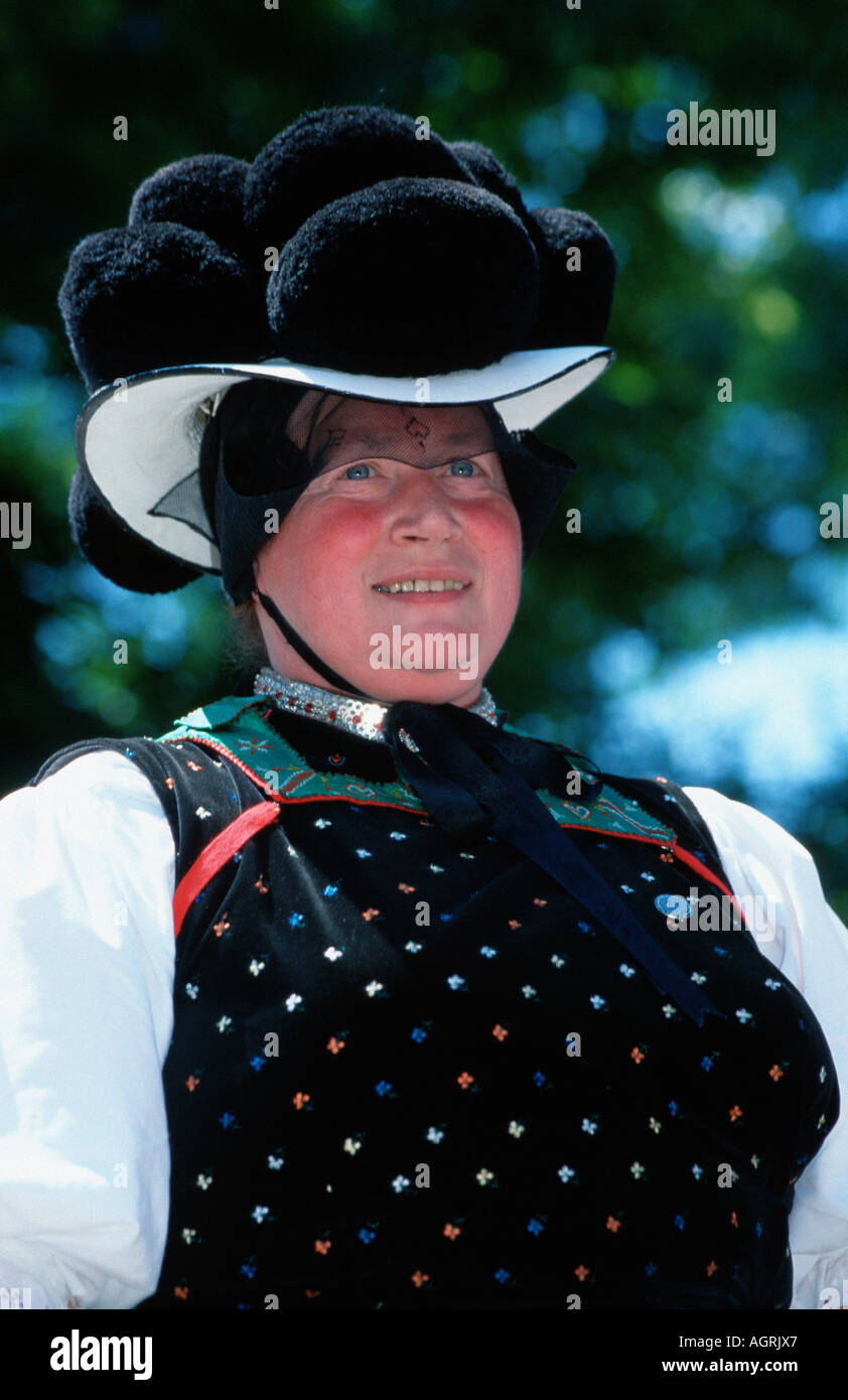 Black hat woman hi-res stock photography and images - Alamy