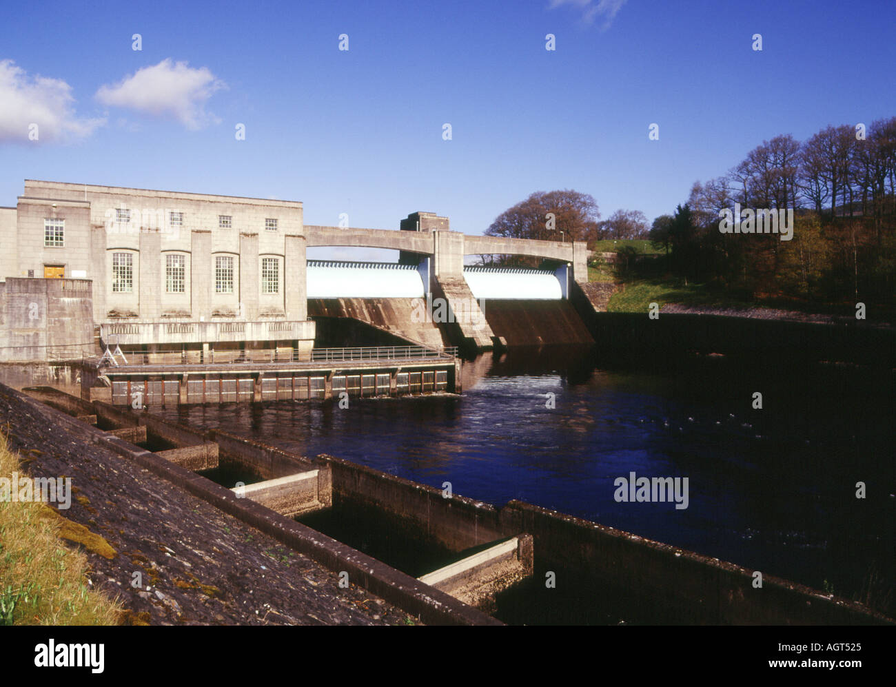 dh PITLOCHRY PERTHSHIRE Tummel Hydro Electric Valley dam salmon ladder
