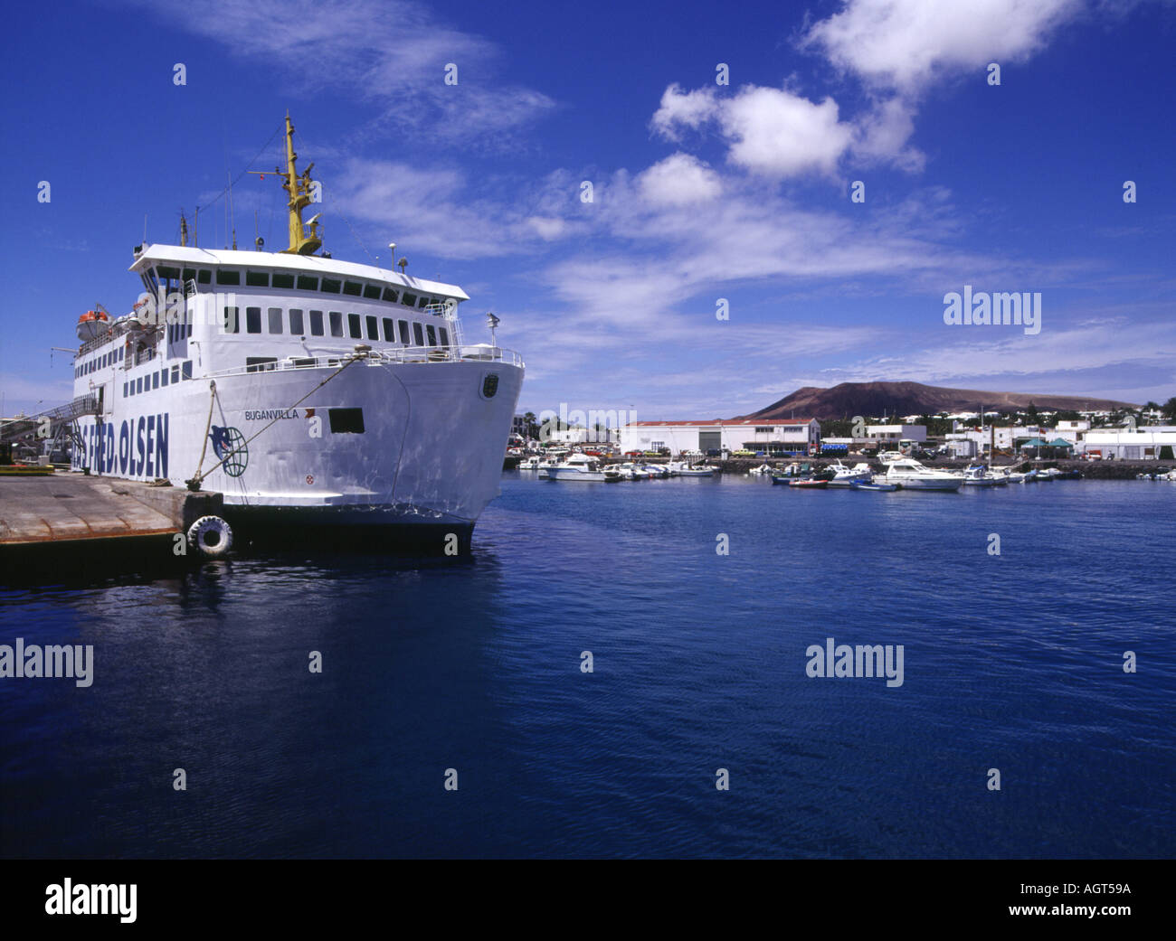 dh Harbour PLAYA BLANCA LANZAROTE Fuerteventura car ferry ship in harbour quayside Stock Photo