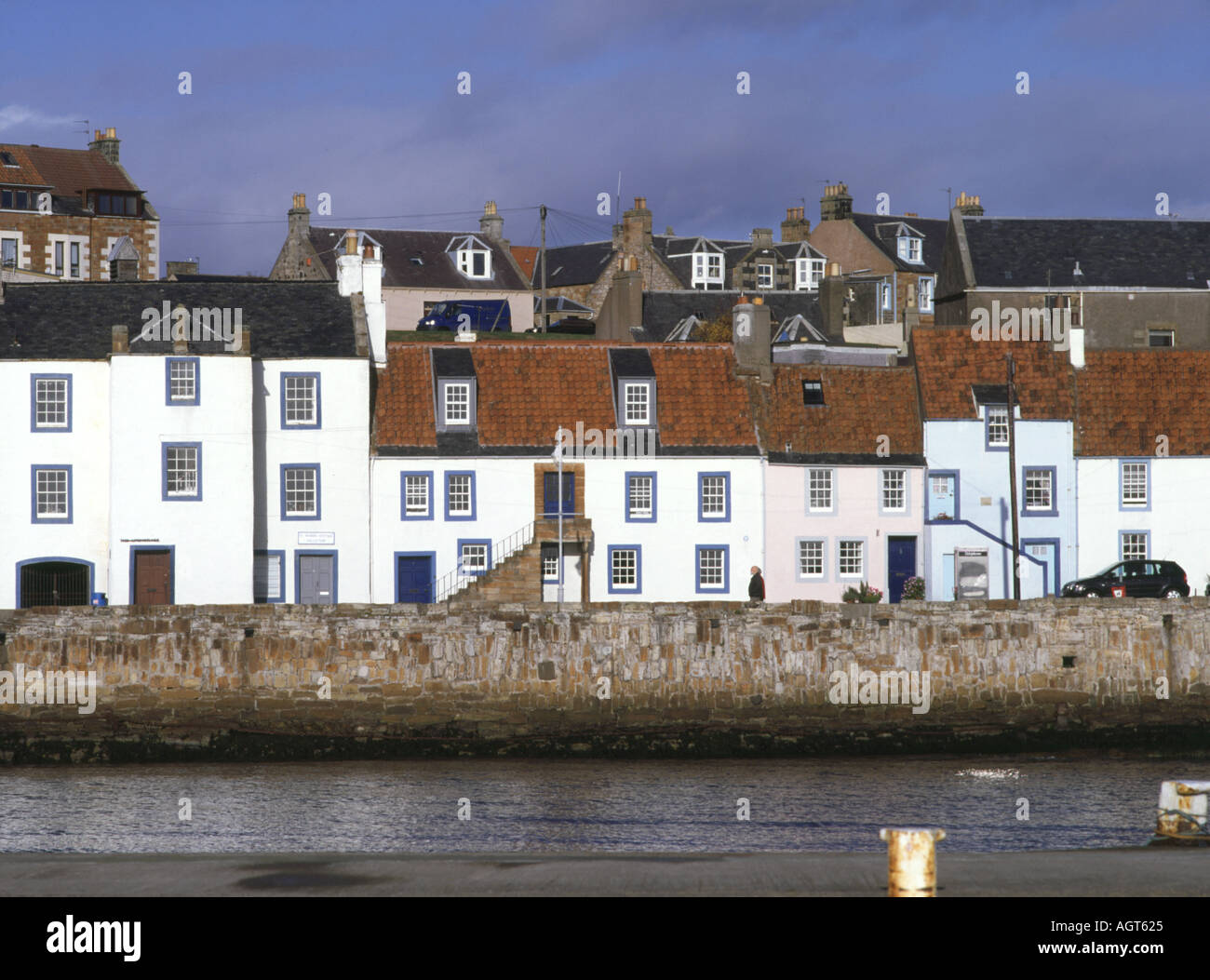 dh  ST MONANCE FIFE White walls red pan tiled houses seafront Stock Photo