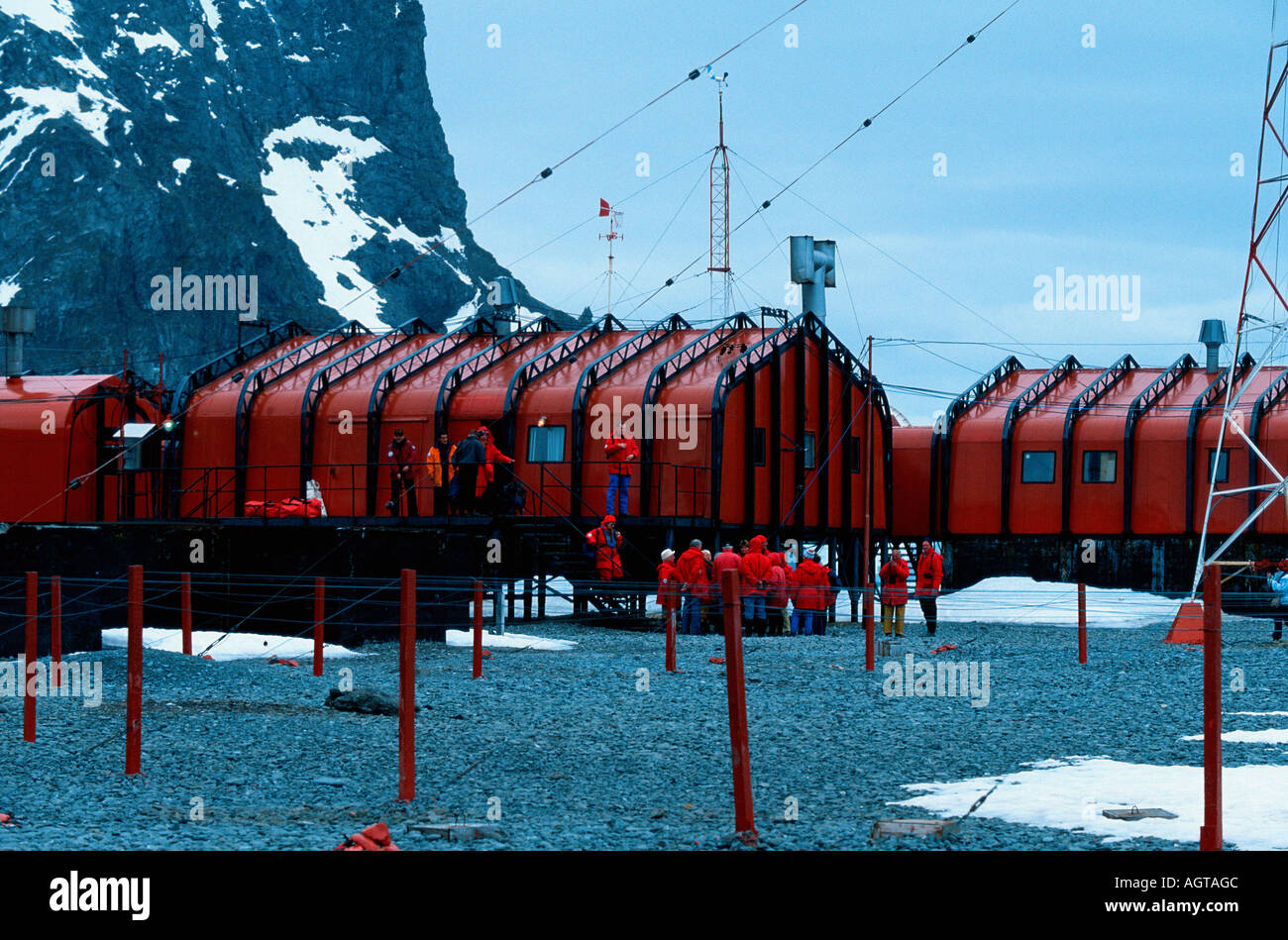 research-station-in-antarctica-stock-photo-alamy