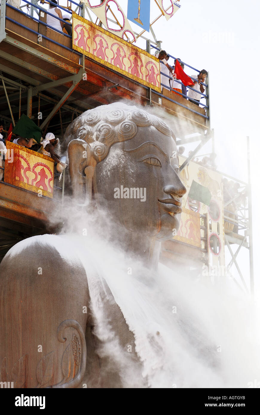 VMM79992 Rice powder Mastabhishek Bahubali Statue Sravanbelagola Banglore Karnataka India Stock Photo