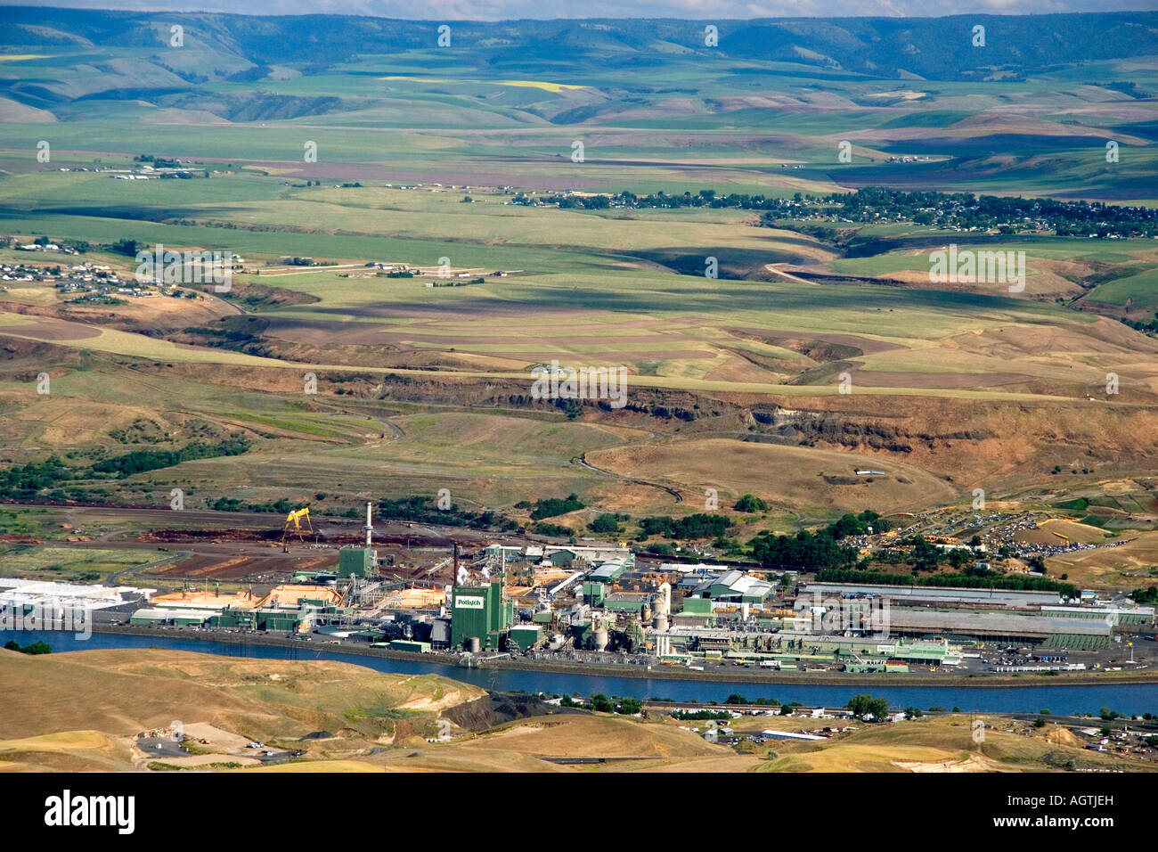 A view of the Potlatch paper mill in Lewiston Idaho Stock Photo Alamy