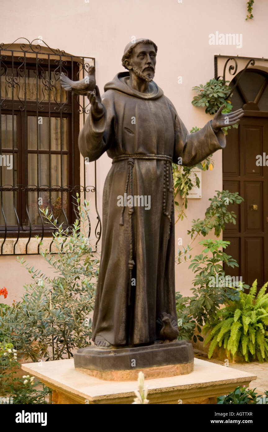 Statue of Saint Francis of Assisi Stock Photo Alamy
