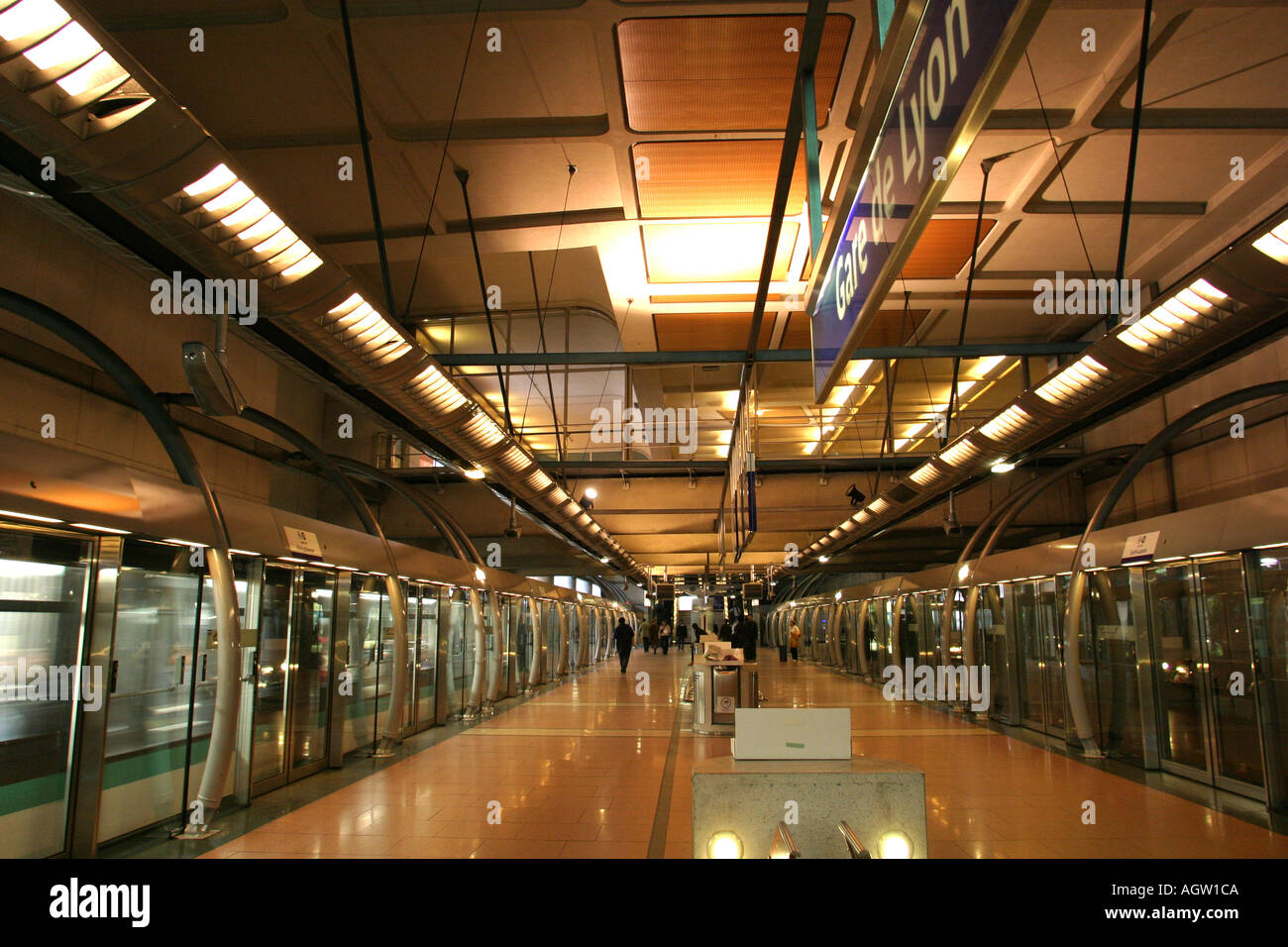 Gare de Lyon, Paris Metro,showing new station and new platforms. Stock Photo