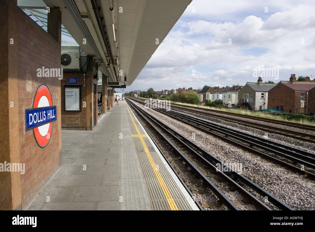 Northbound platform at Dollis Hill London Underground station Stock Photo