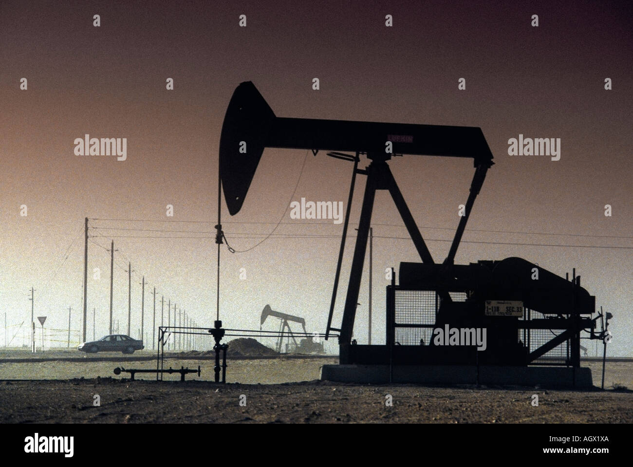 Oil drilling in the Lost Hills of San Joaquin Valley near Bakersfield California Stock Photo Alamy
