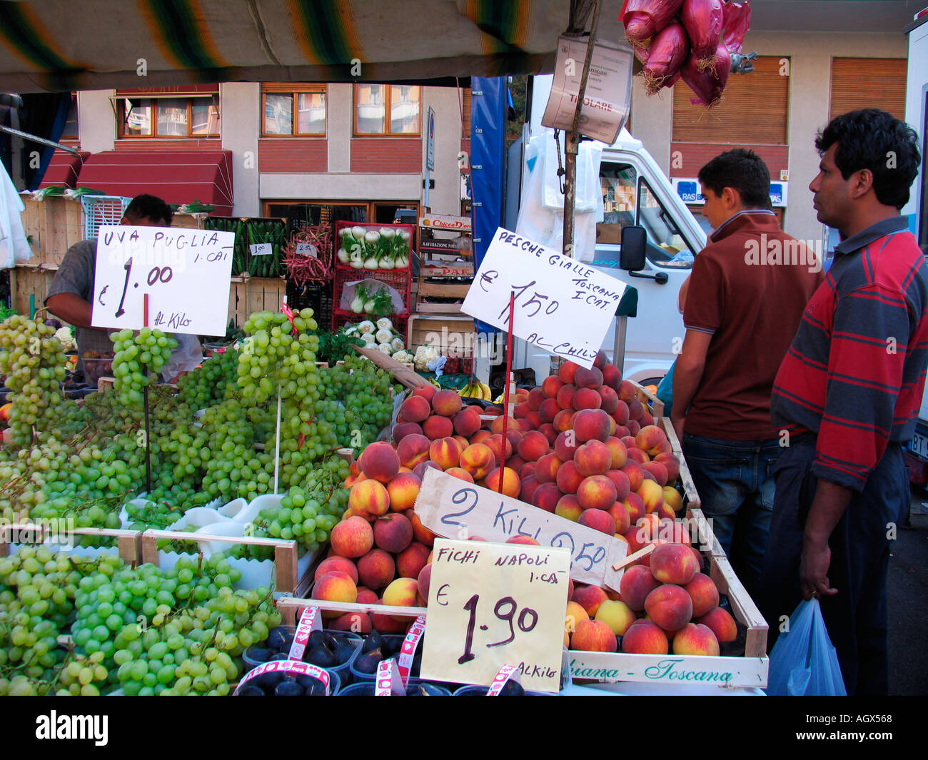 Outdoor street market Viale d'Papiniano Milan Italy Stock Photo Alamy