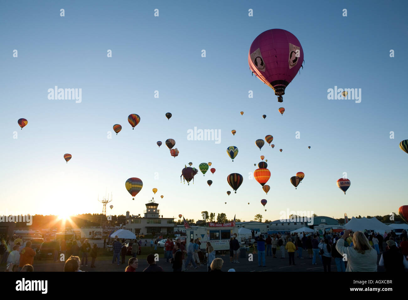 Glens falls balloon festival hires stock photography and images Alamy