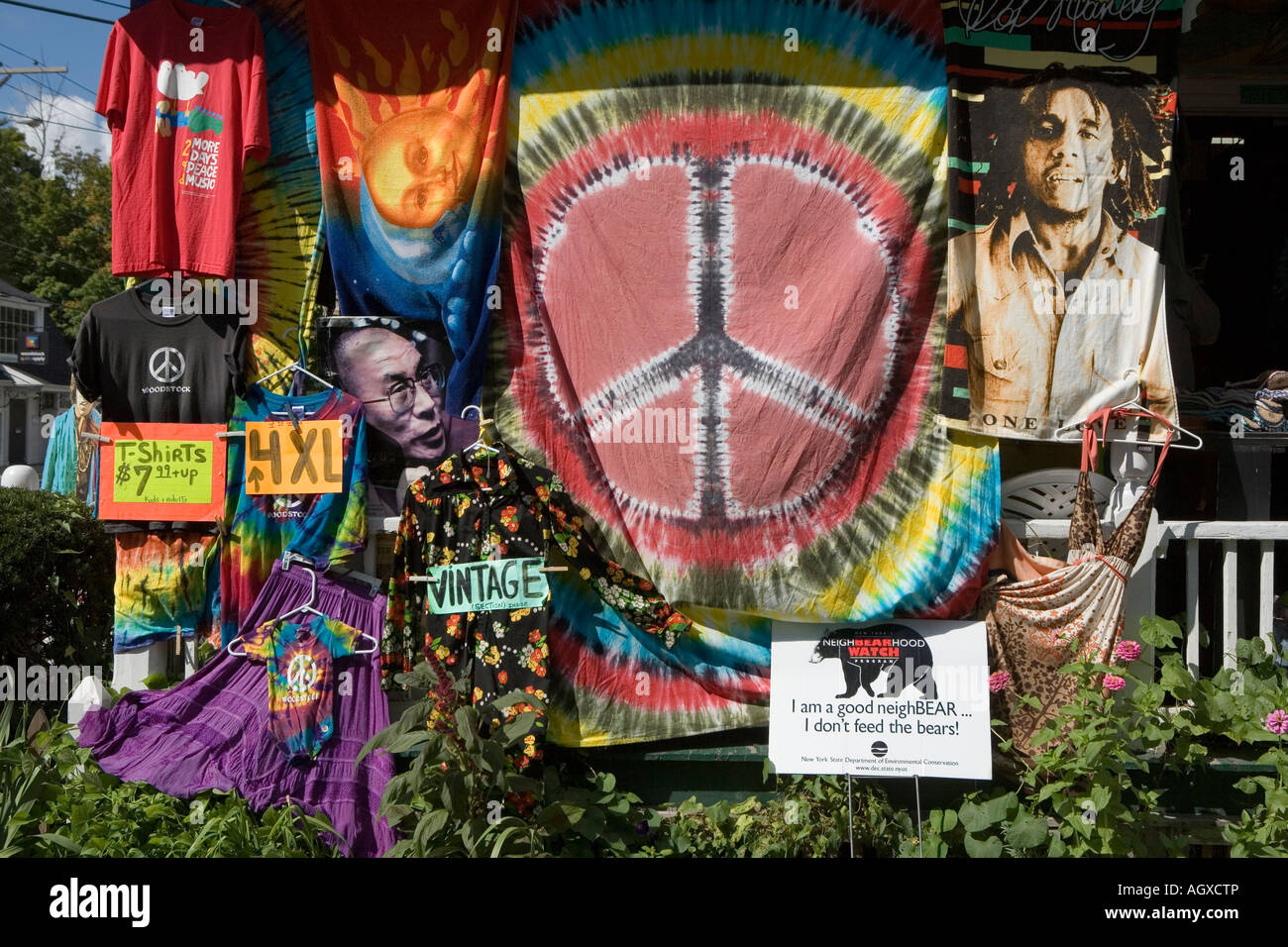 Business on Tinker Street Woodstock New York Stock Photo Alamy