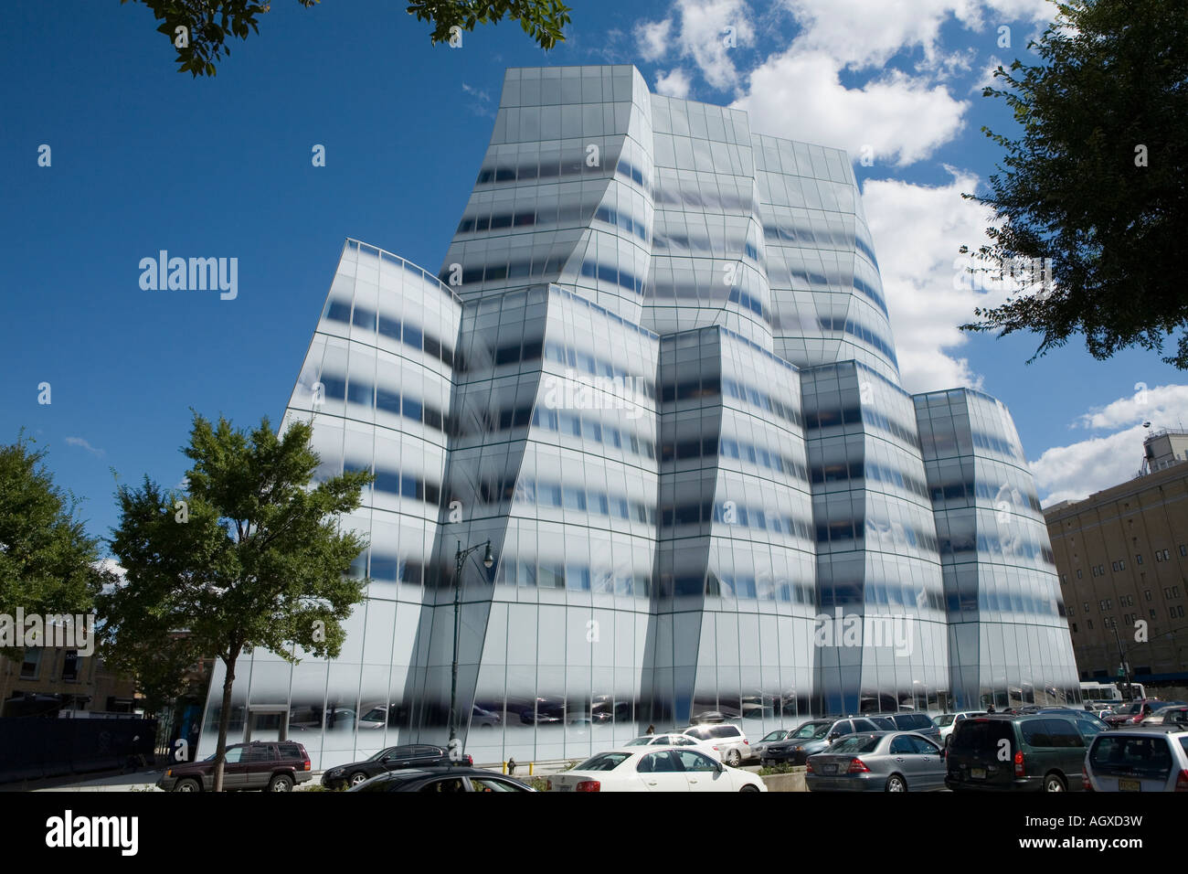 Frank Gehry Manhattan debut is IAC Building on West Side Highway for Barry Diller Stock Photo