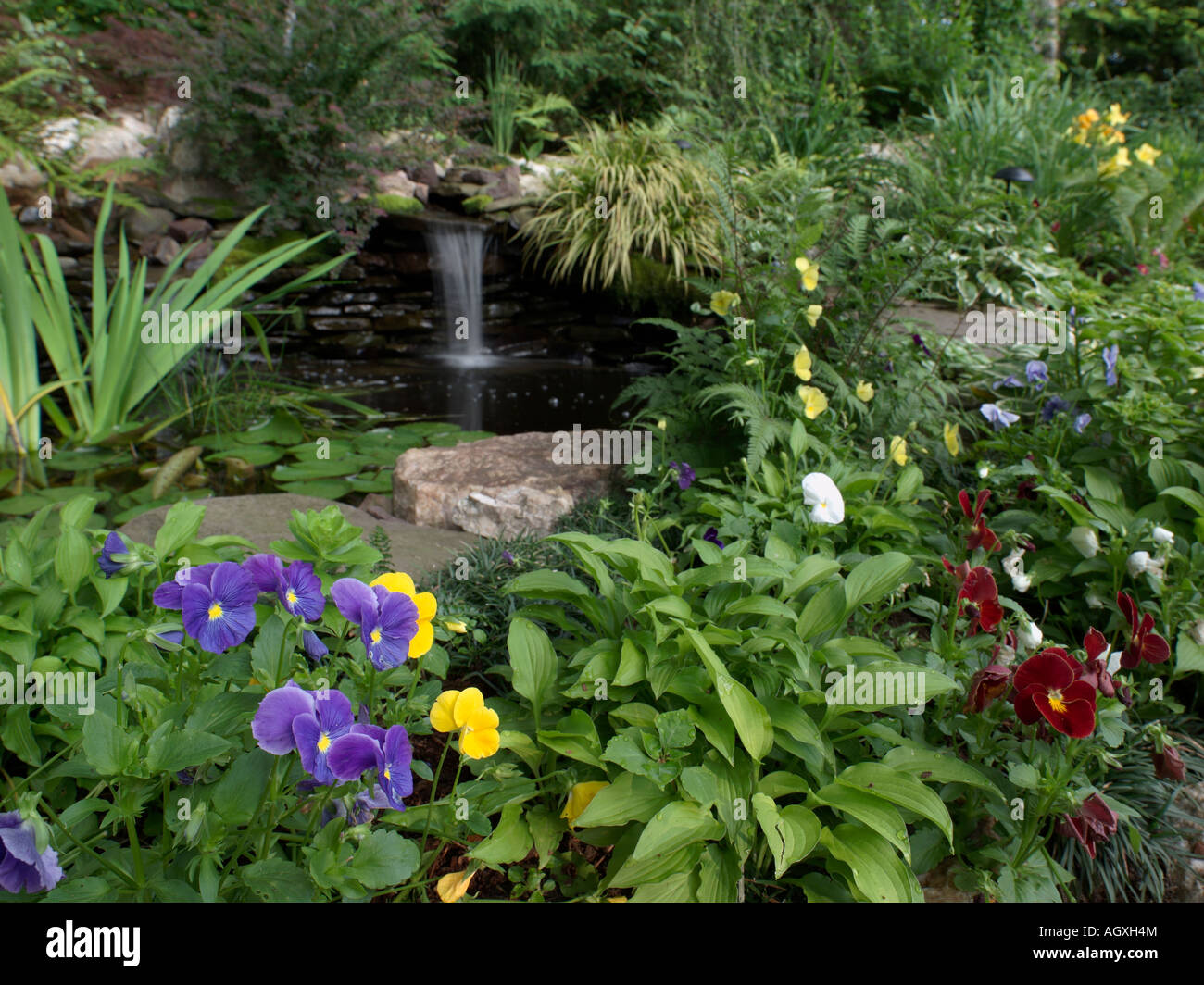 Small waterfall in the garden hi-res stock photography and images - Alamy