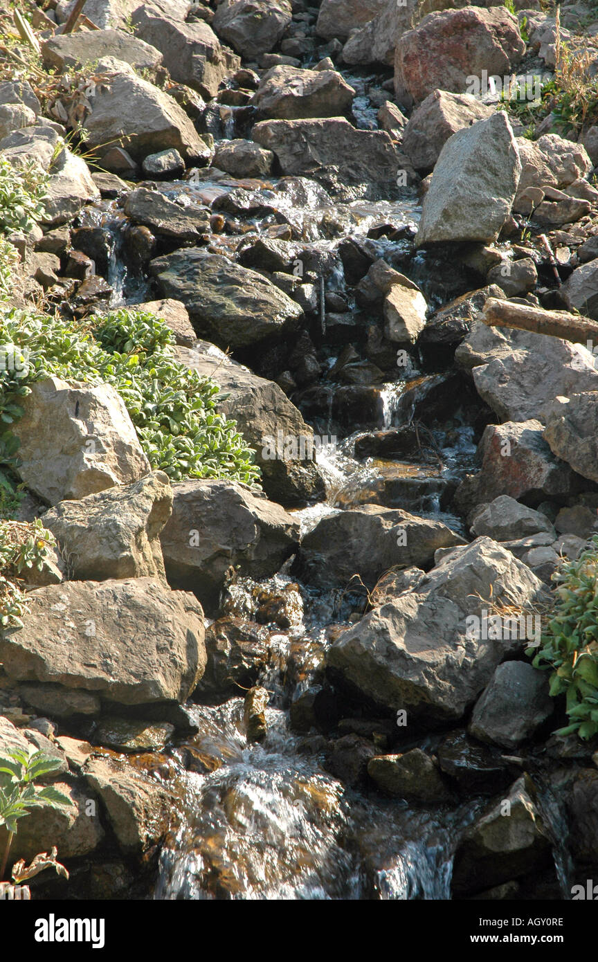 Rock garden small waterfall hi-res stock photography and images - Alamy