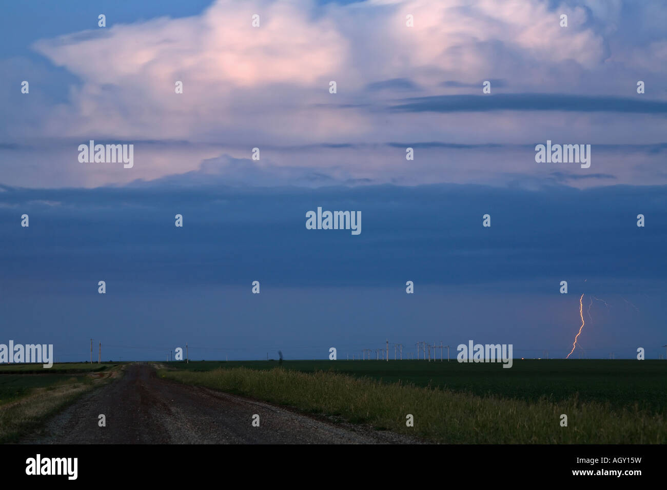 jn7817 lightning flashing storm clouds in scenic saskatchewan