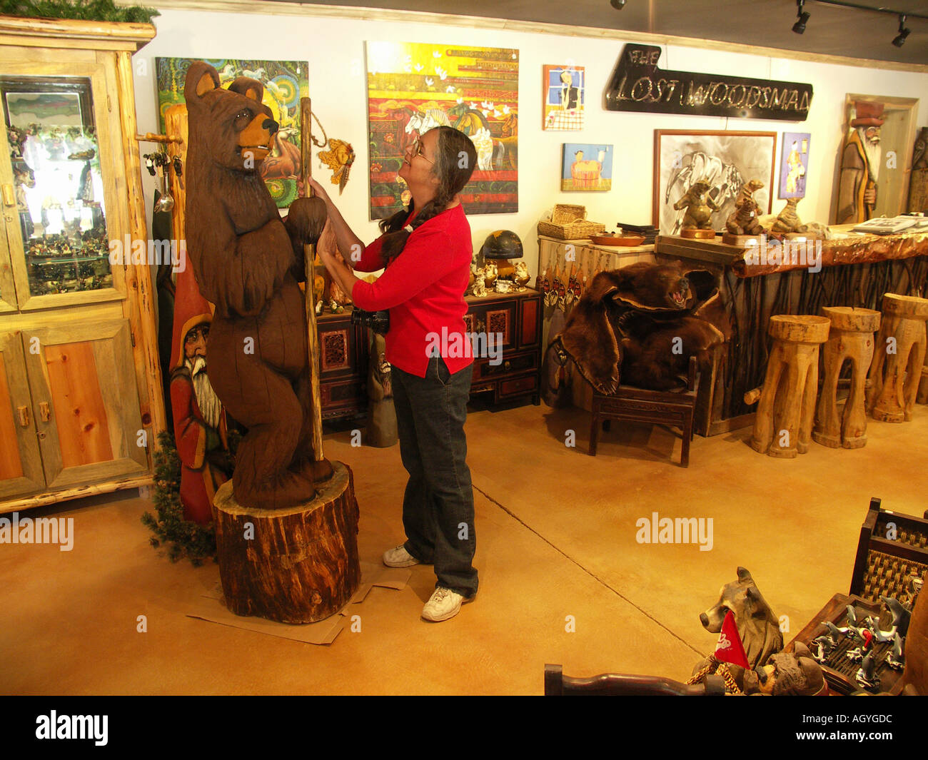 Carving wood woman hi-res stock photography and images - Alamy