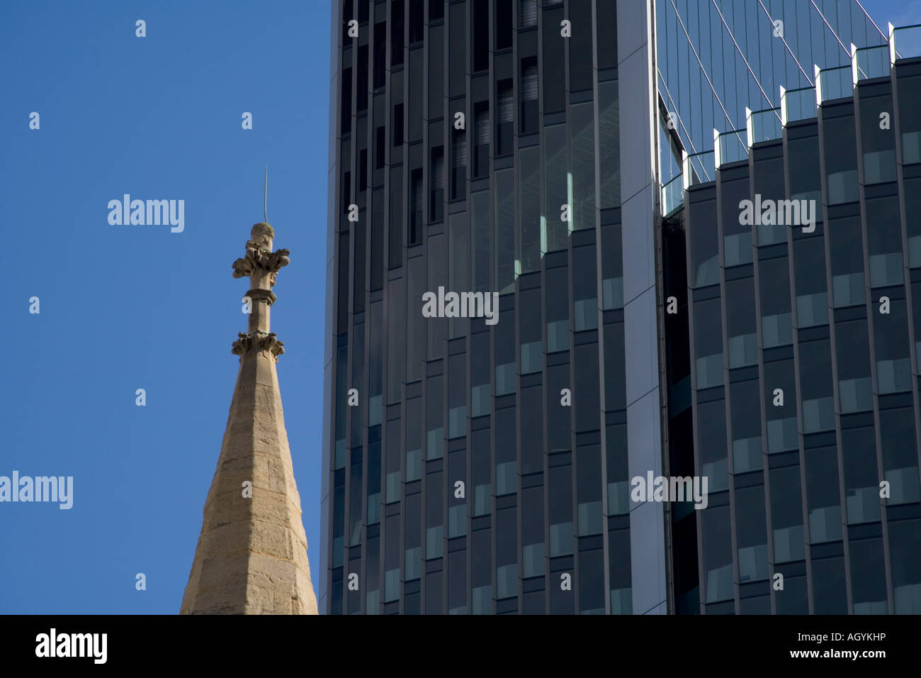 Spire of St Andrew Undershaft and Willis building 54 Lime Street Stock Photo