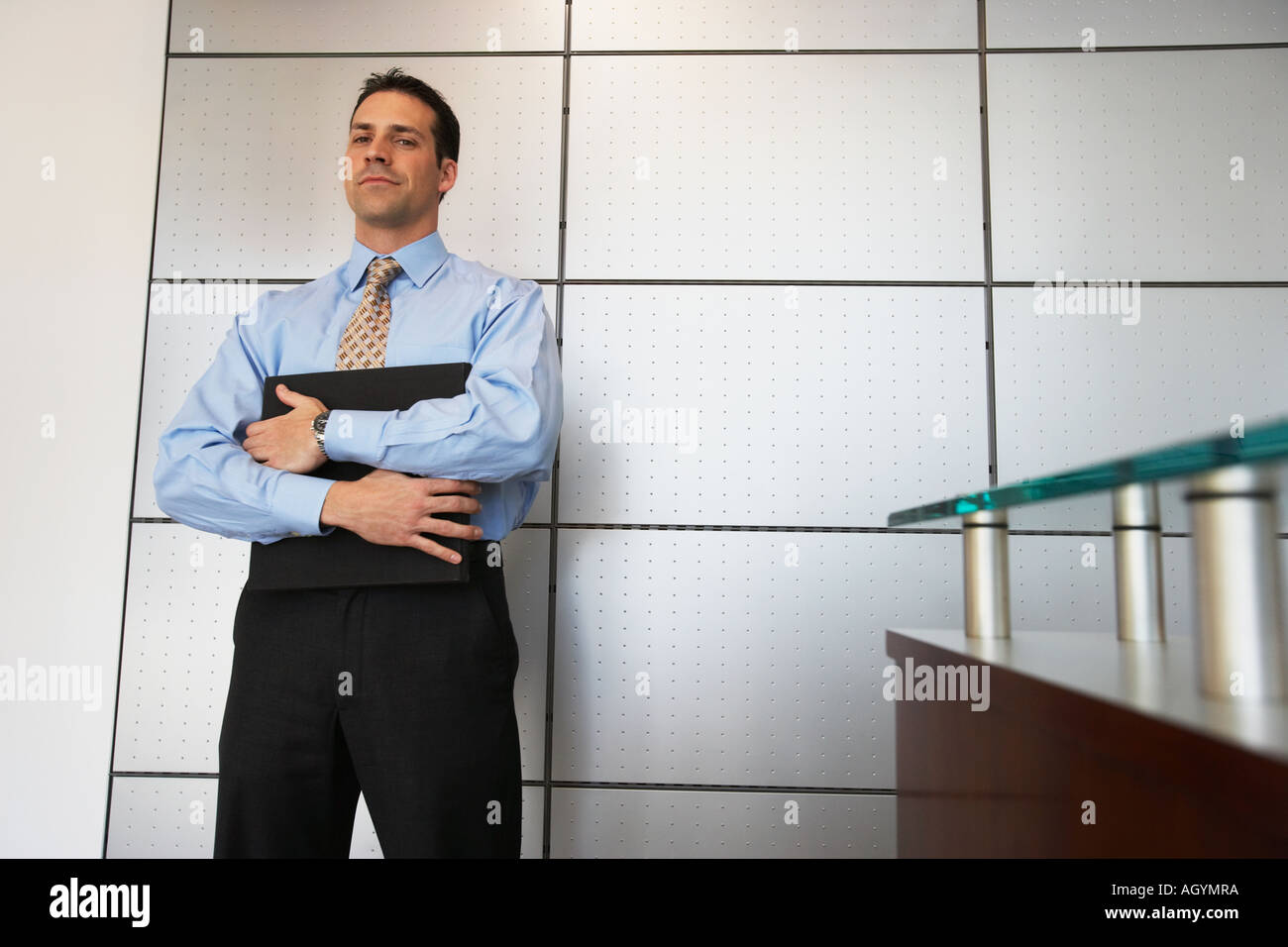 Person standing in front of wall hi-res stock photography and images ...