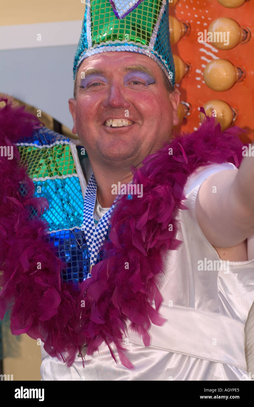 Men in costume notting hill carnival hi-res stock photography and ...