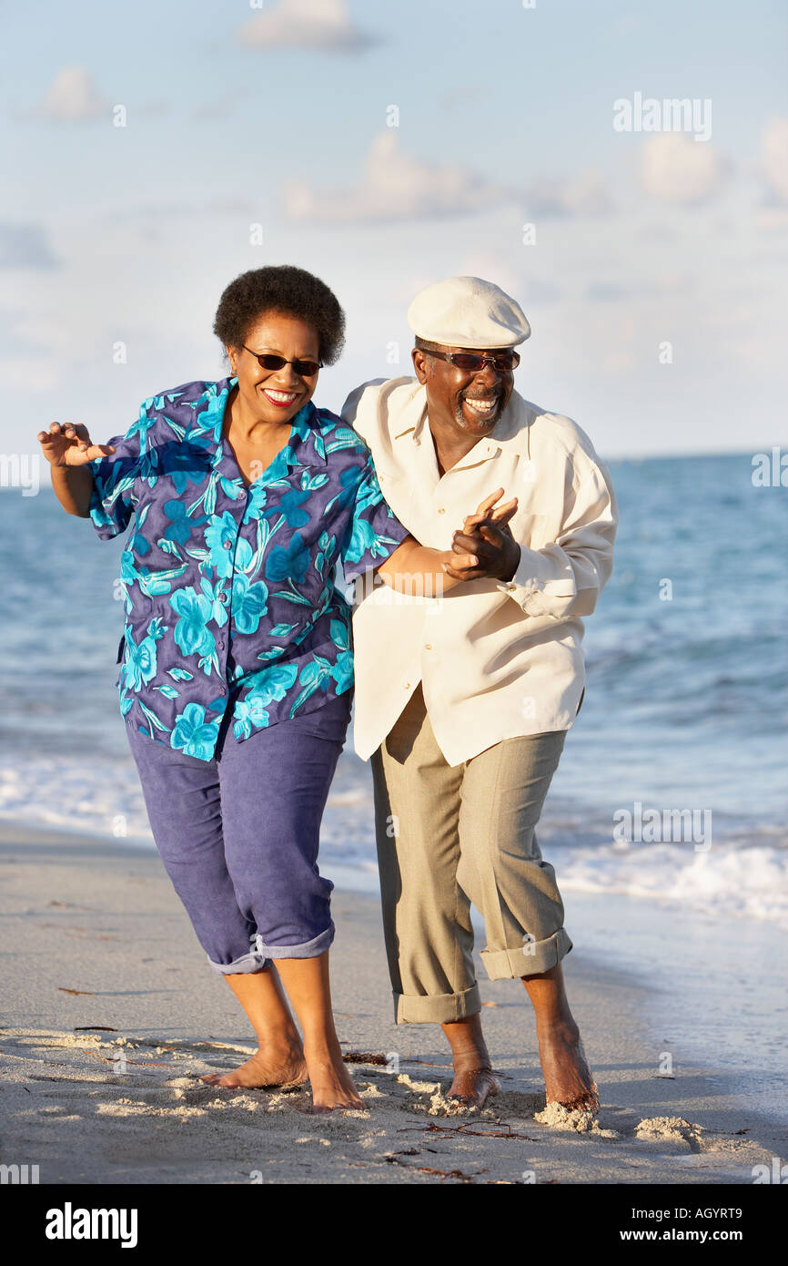African american couple beach hi-res stock photography and images - Alamy
