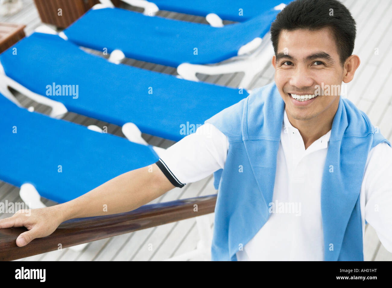 Portrait of a young man smiling Stock Photo - Alamy