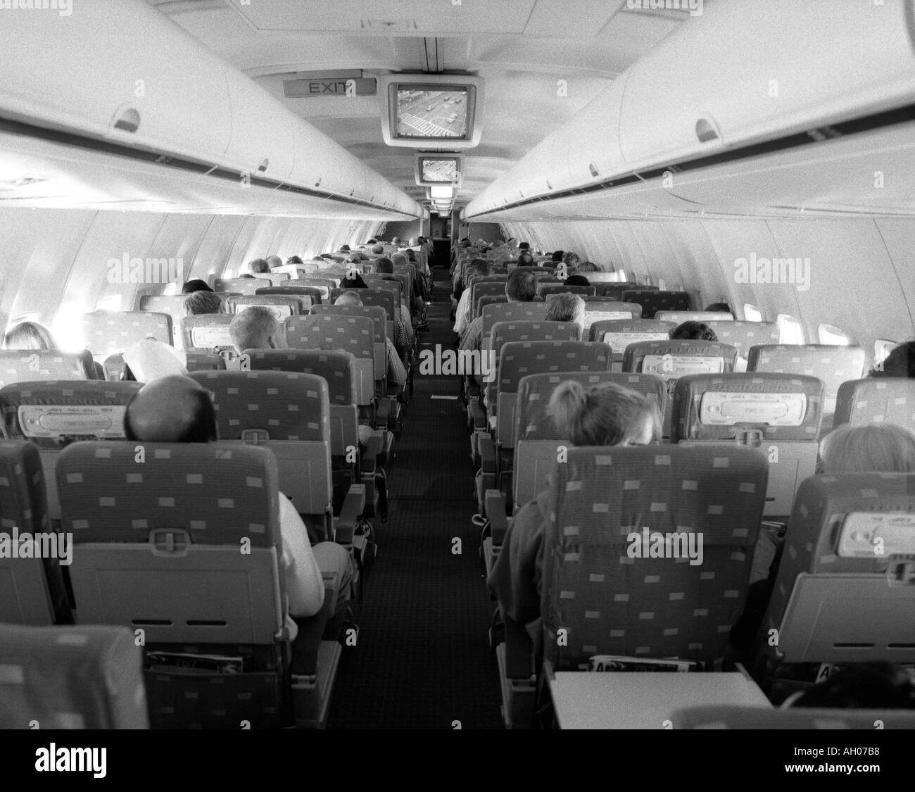 Airline cabin Black and White Stock Photos & Images - Alamy