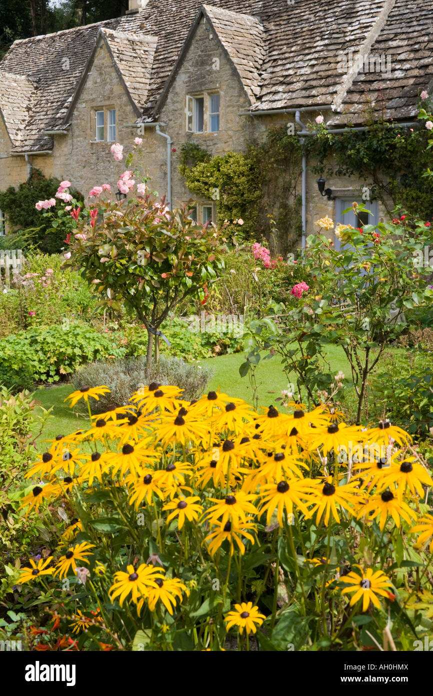 Cottage gardens bibury cotswolds gloucestershire hires stock