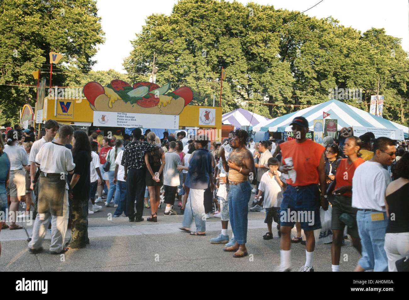 EVENTS Chicago Illinois Taste of Chicago hot dog stand Gold Coast Dogs