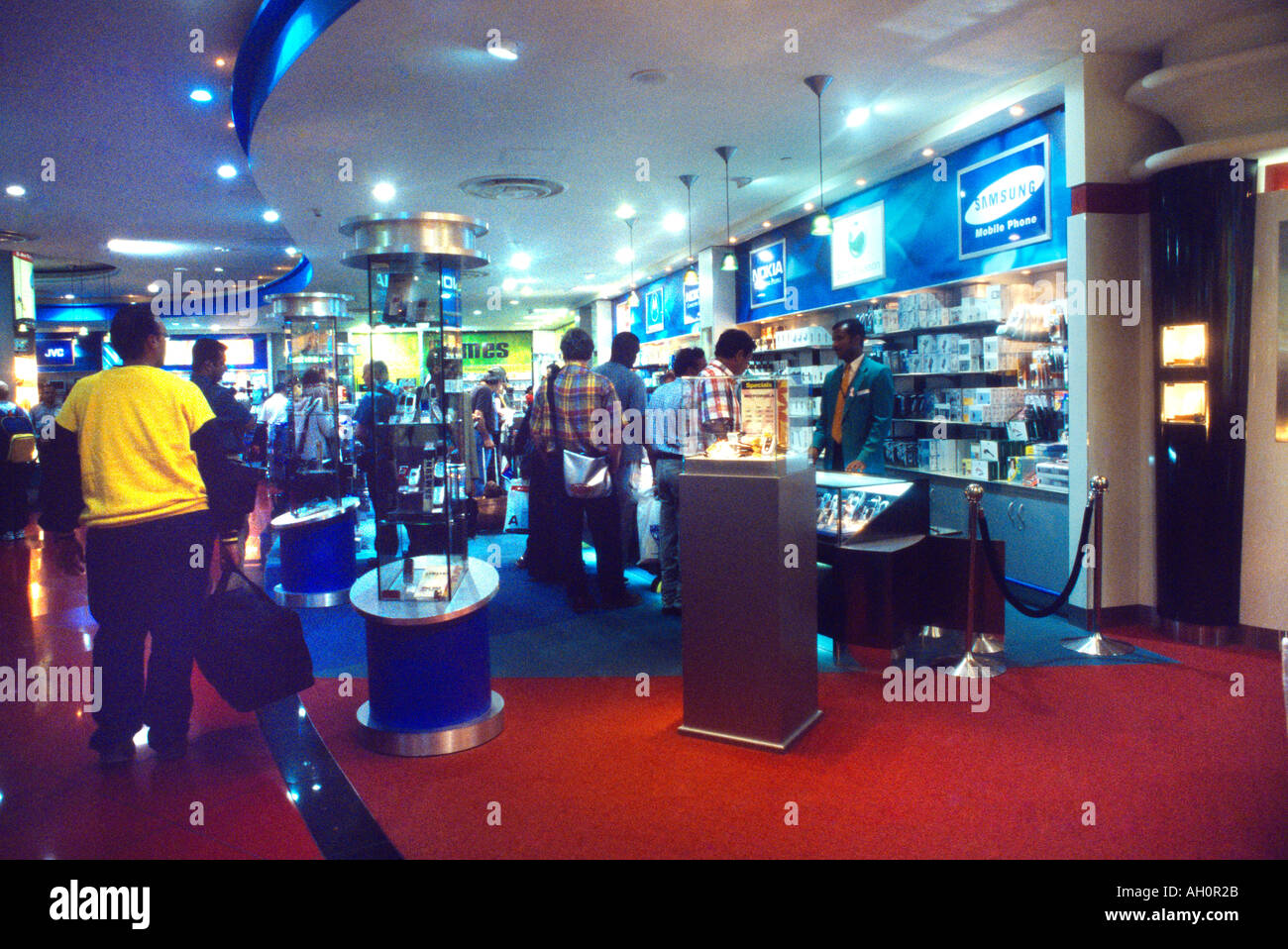 Dubai UAE Dubai International Airport Duty Free Shop Stock Photo - Alamy