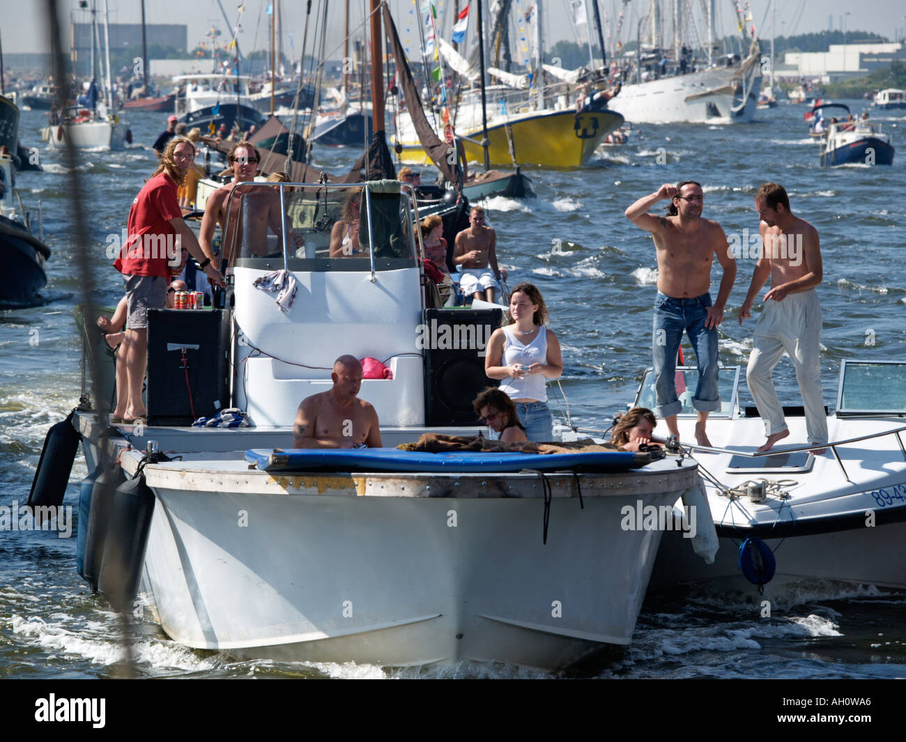Girls boat party hi-res stock photography and images - Alamy
