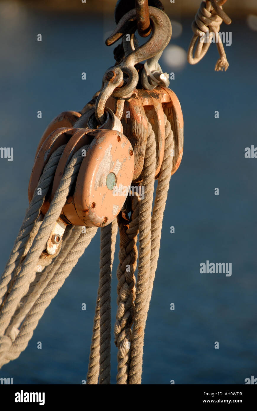 Block and tackle pulley hires stock photography and images Alamy