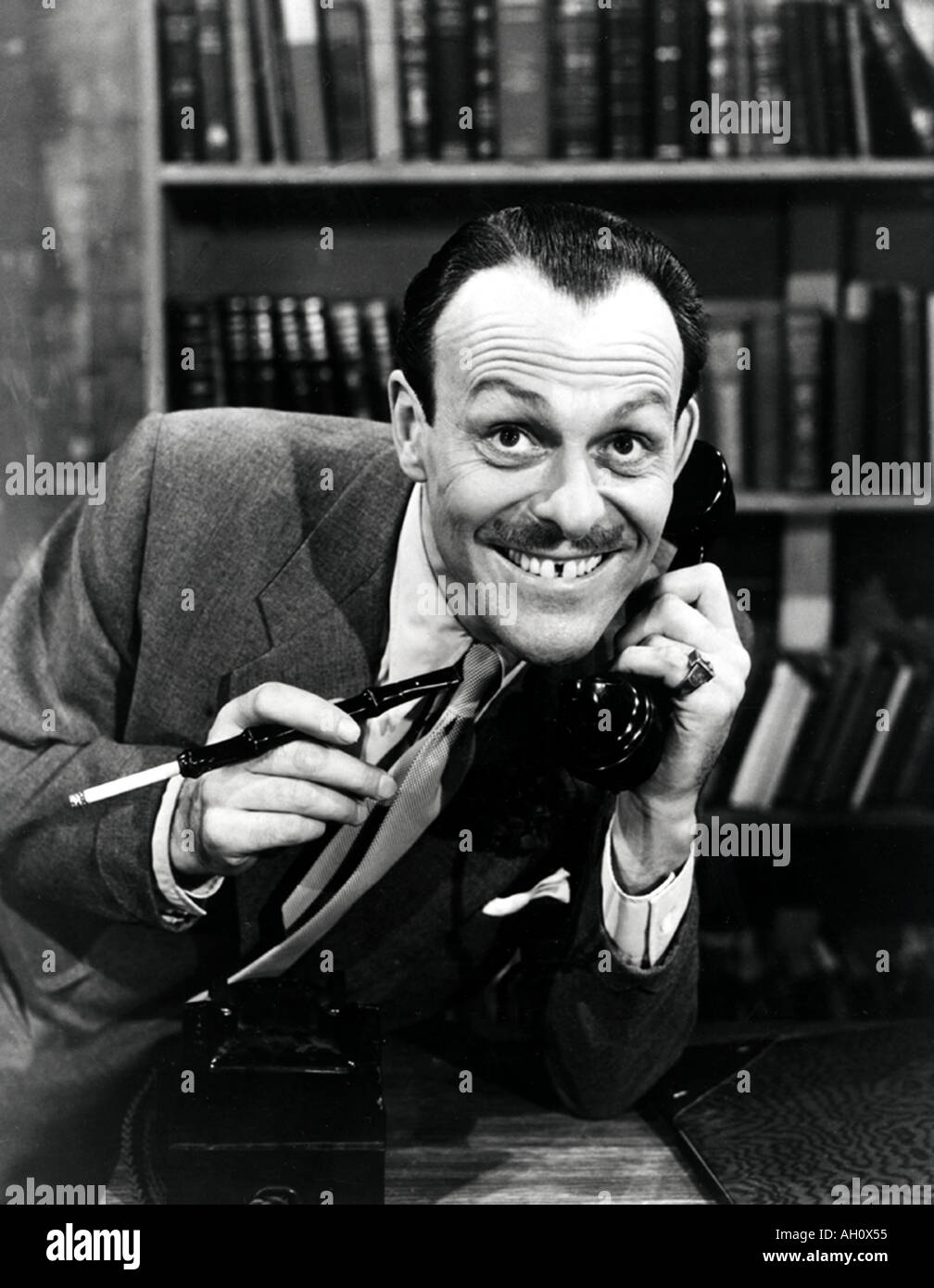Terry thomas actor hi res stock photography and images Alamy