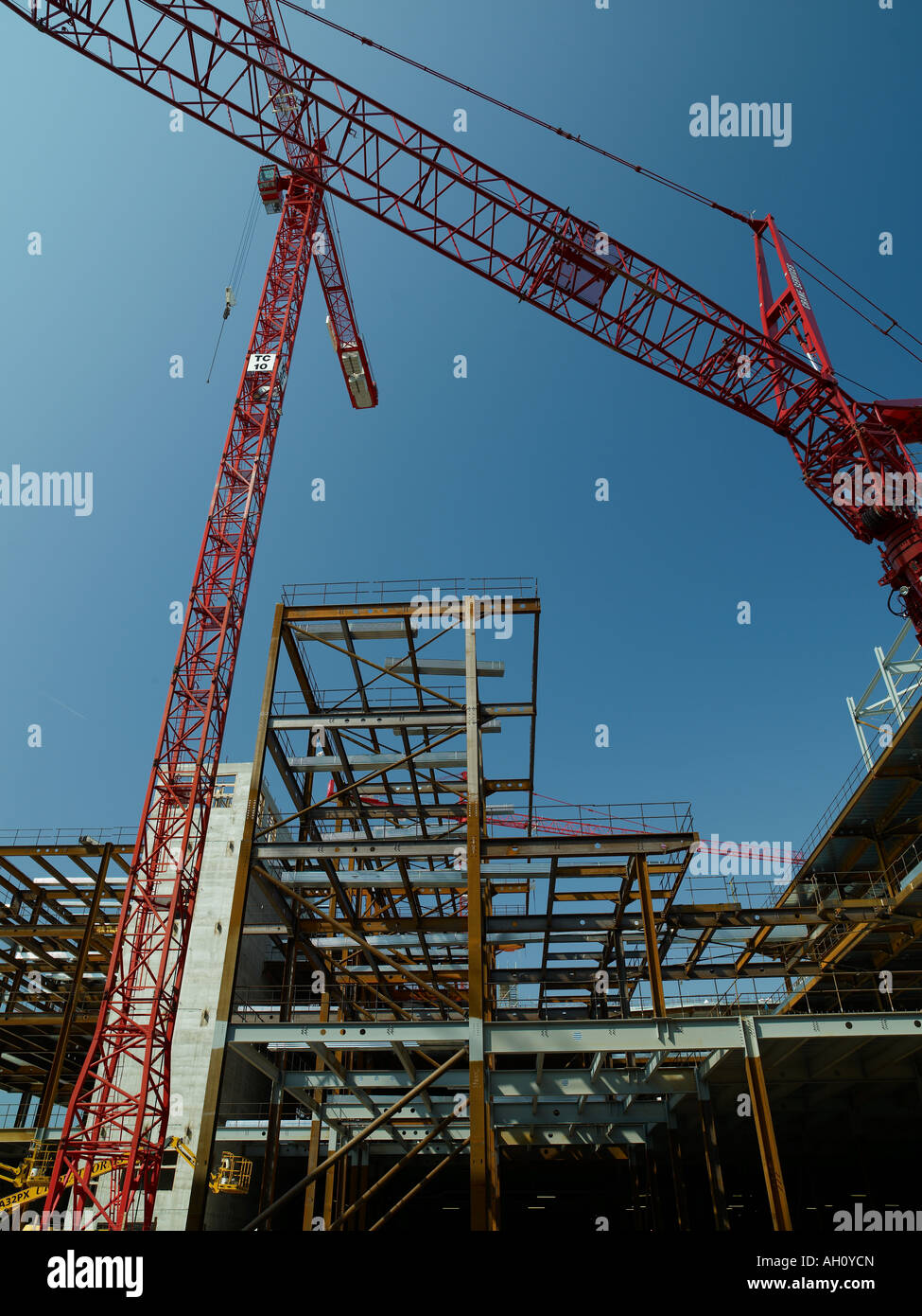 Steel joist girders hires stock photography and images Alamy