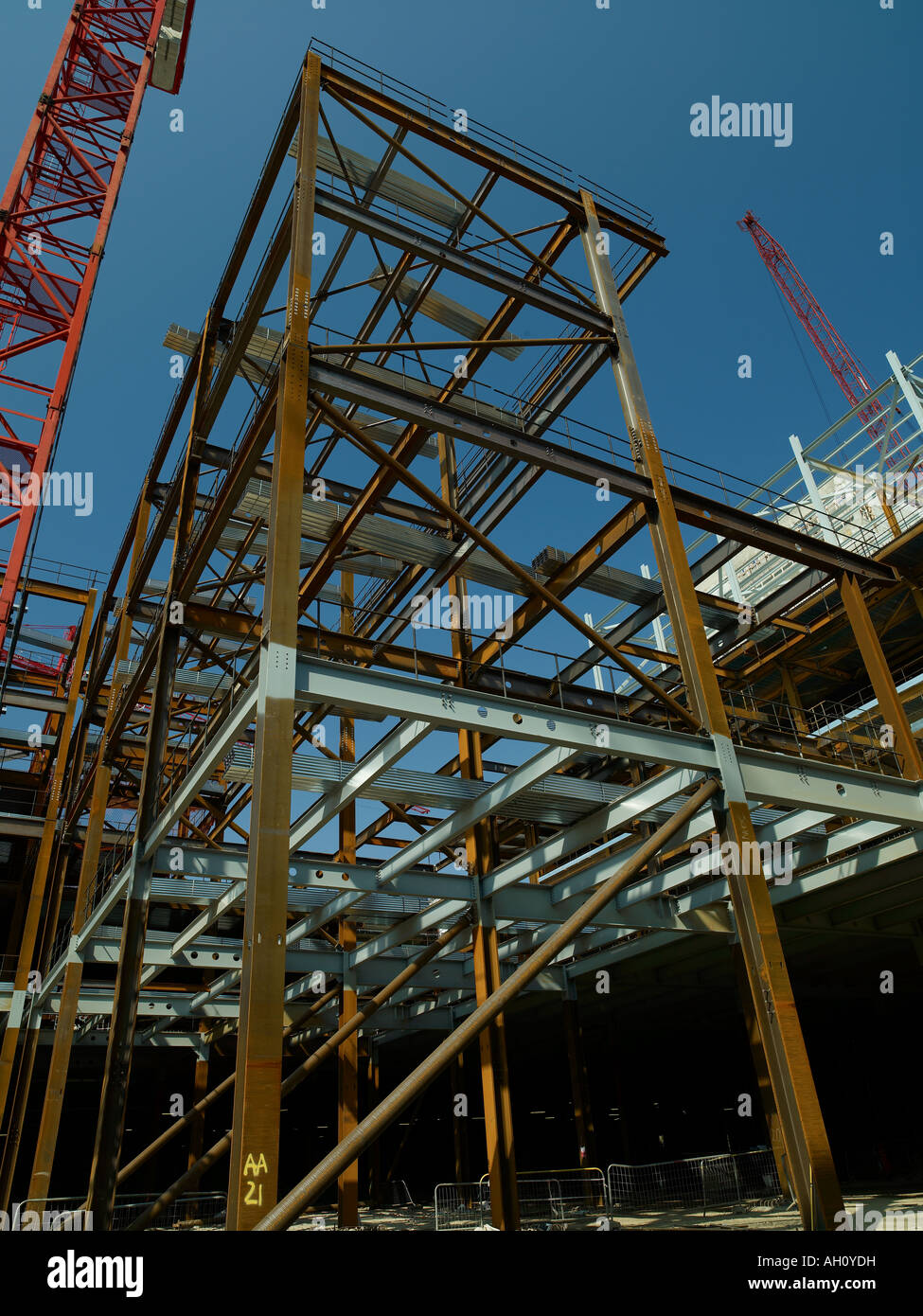 Steel joist girders hires stock photography and images Alamy