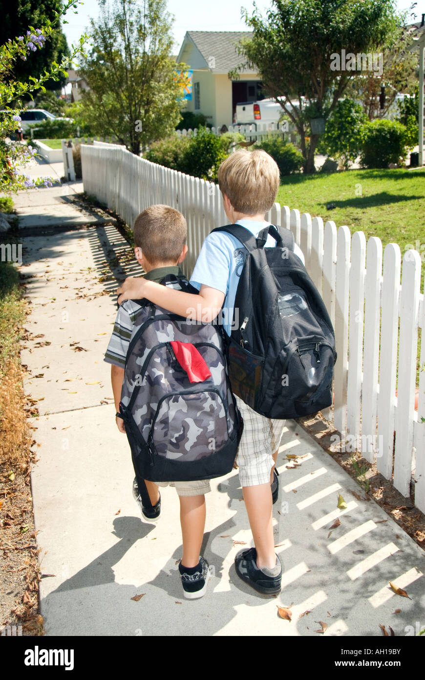 Мой брат для презентации. Walk to school. Проект брат. С сыном на выпускном. Рассказы.