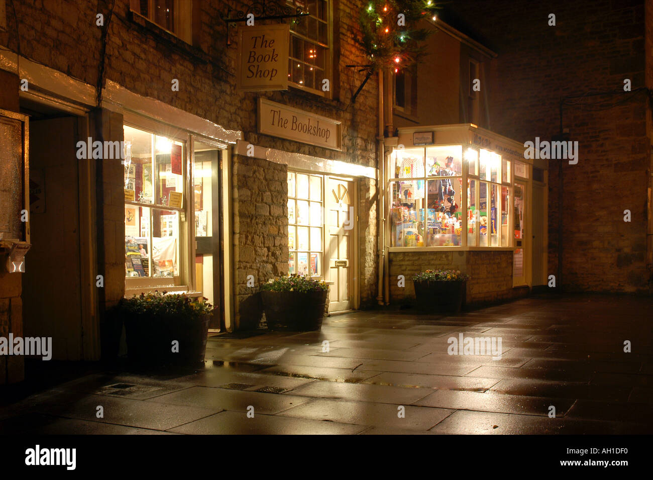 Christmas lights and night life in Chipping Norton Stock Photo Alamy