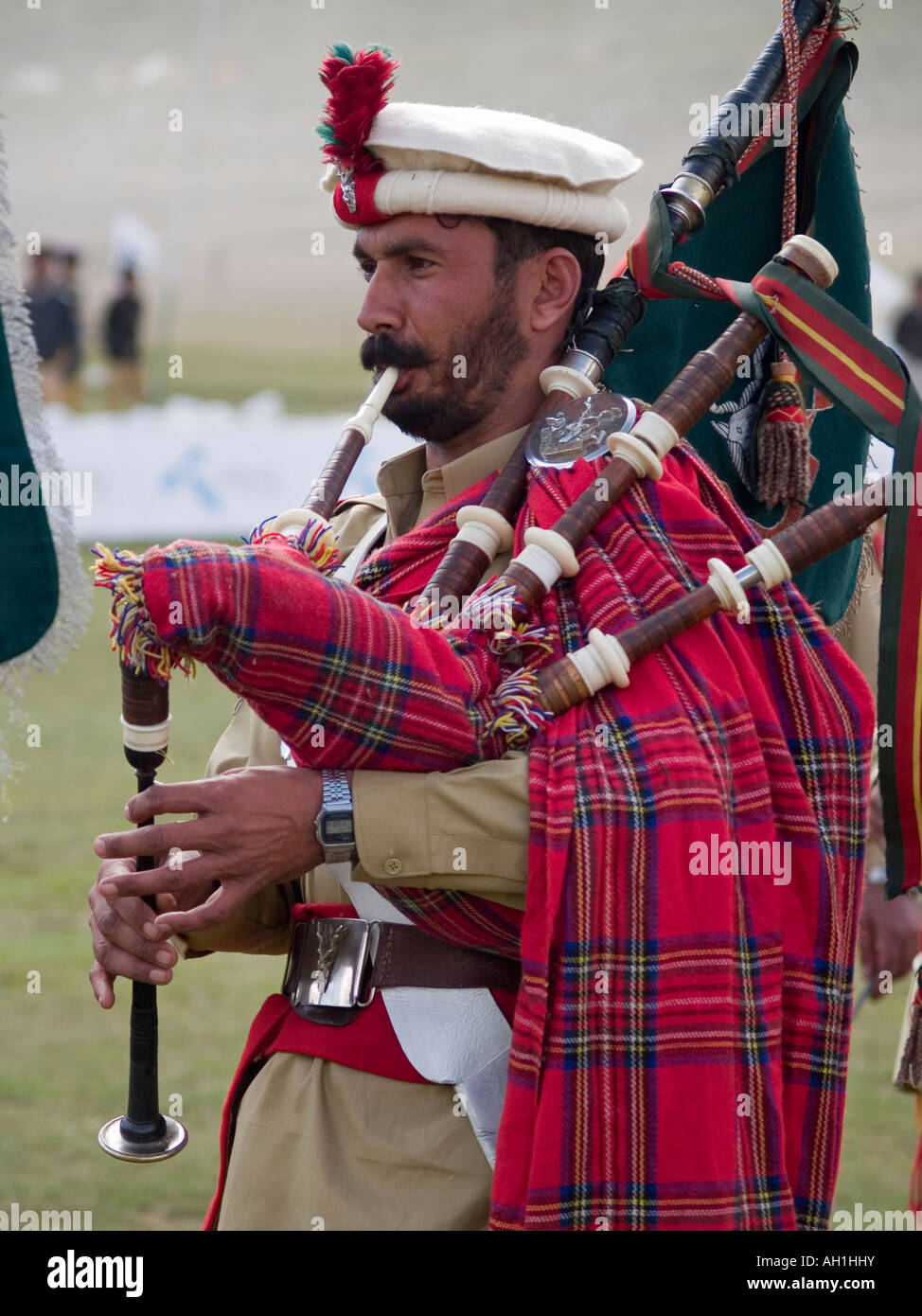 Pakistani bagpipe player marching Shandur Pass Polo Festival Pakistan Stock Photo Alamy