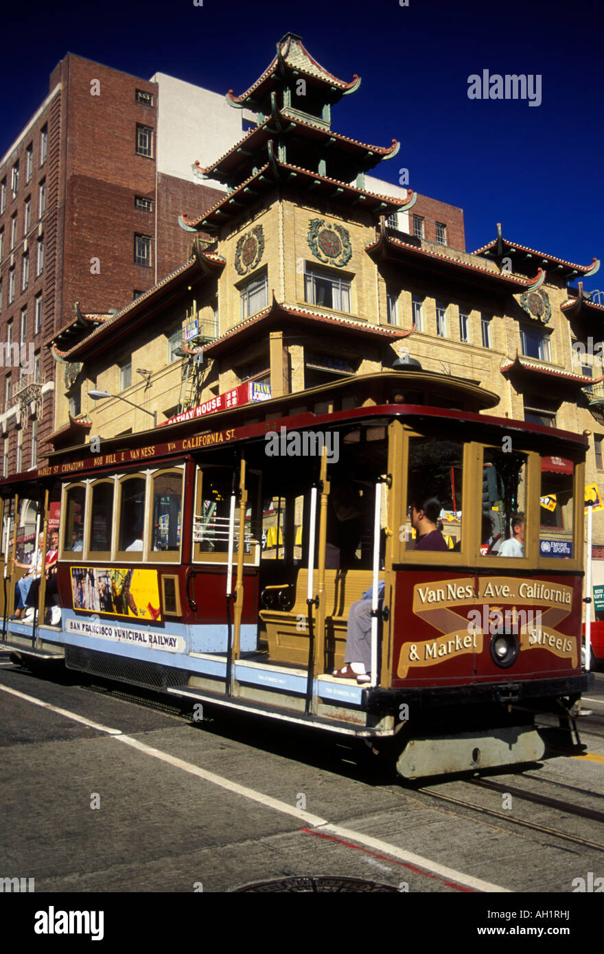 cable car, cable car ride, California Street, Chinatown, San Francisco