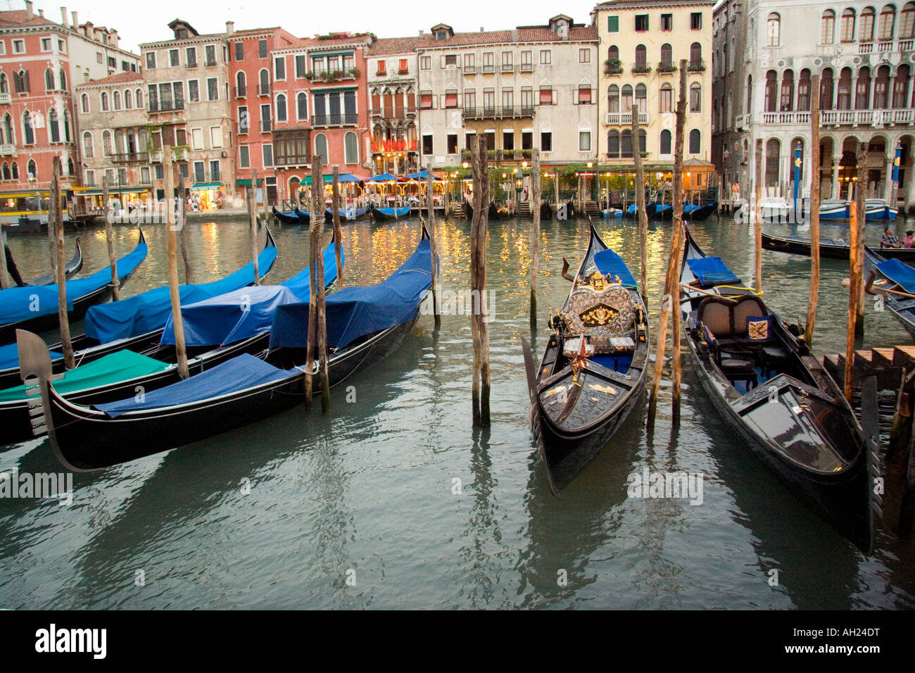 Empty grand canal hi-res stock photography and images - Alamy