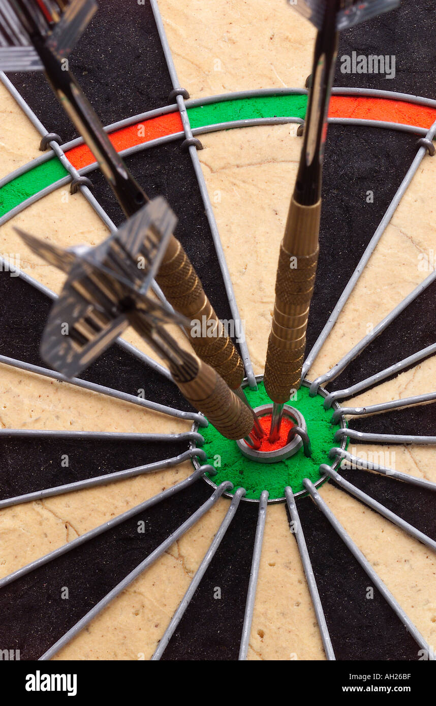 conversion Familiar Steadily Dartboard and bullseye hi-res stock photography and images - Alamy